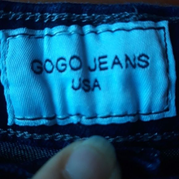 New without tags jean skirt with raw hem - Picture 2 of 4